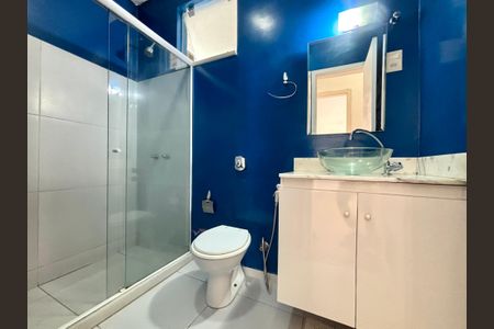 Apartamento à venda com 75m², 2 quartos e sem vagaBanheiro social