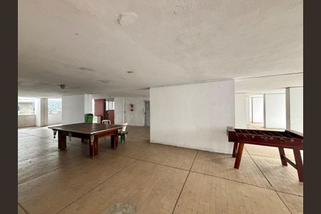 Apartamento à venda com 75m², 2 quartos e sem vagaÁrea comum