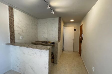 Sala de kitnet/studio para alugar com 1 quarto, 18m² em Jardim Vinte E Cinco de Agosto, Duque de Caxias