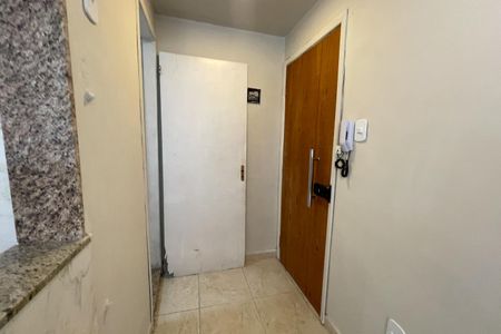 Cozinha de kitnet/studio para alugar com 1 quarto, 18m² em Jardim Vinte E Cinco de Agosto, Duque de Caxias