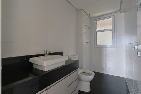 Apartamento à venda com 153m², 4 quartos e 4 vagas Apartamento à venda com 153m², 4 quartos e 4 vagasBanheiro