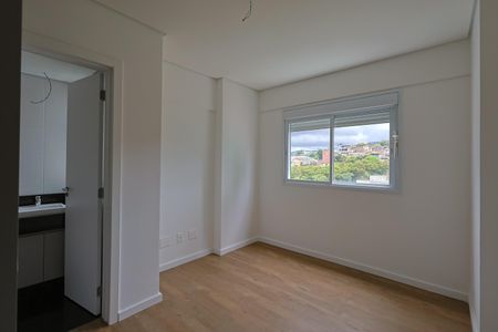 Apartamento à venda com 153m², 4 quartos e 4 vagas Apartamento à venda com 153m², 4 quartos e 4 vagasSuíte 1