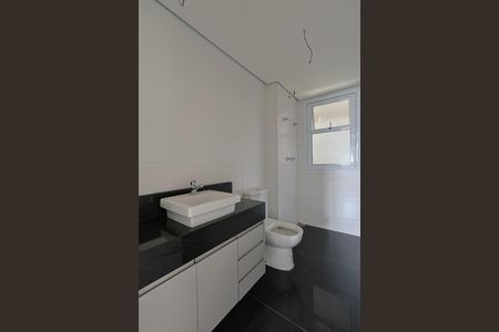 Apartamento à venda com 153m², 4 quartos e 4 vagas Apartamento à venda com 153m², 4 quartos e 4 vagasBanheiro