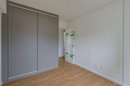 Apartamento à venda com 153m², 4 quartos e 4 vagas Apartamento à venda com 153m², 4 quartos e 4 vagasQuarto 1