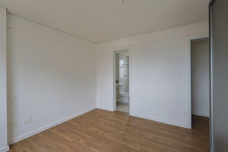 Apartamento à venda com 153m², 4 quartos e 4 vagas Apartamento à venda com 153m², 4 quartos e 4 vagasSuíte 2