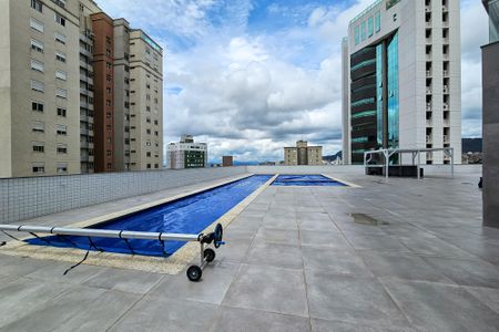 Apartamento à venda com 153m², 4 quartos e 4 vagas Apartamento à venda com 153m², 4 quartos e 4 vagasÁrea comum - Piscina