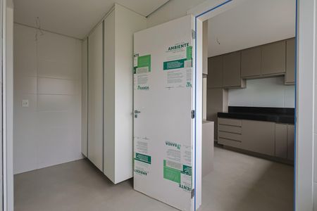 Apartamento à venda com 153m², 4 quartos e 4 vagas Apartamento à venda com 153m², 4 quartos e 4 vagasÁrea de Serviço