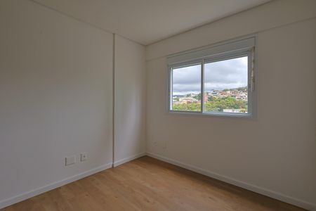 Apartamento à venda com 153m², 4 quartos e 4 vagas Apartamento à venda com 153m², 4 quartos e 4 vagasQuarto 1
