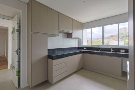 Apartamento à venda com 153m², 4 quartos e 4 vagas Apartamento à venda com 153m², 4 quartos e 4 vagasCozinha