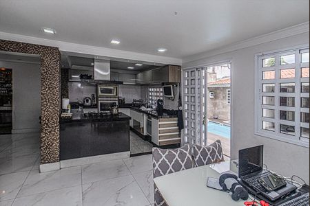 Casa para alugar com 333m², 3 quartos e 6 vagas Casa para alugar com 333m², 3 quartos e 6 vagascozinha_3