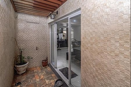 Casa para alugar com 333m², 3 quartos e 6 vagas Casa para alugar com 333m², 3 quartos e 6 vagasjardim de inverno_1