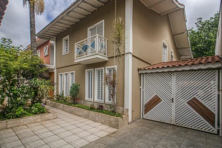 Casa para alugar com 333m², 3 quartos e 6 vagas Casa para alugar com 333m², 3 quartos e 6 vagasquintal e jardinagem_2