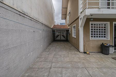 Casa para alugar com 333m², 3 quartos e 6 vagas Casa para alugar com 333m², 3 quartos e 6 vagasgaragem_1