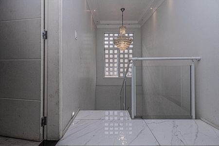 Casa para alugar com 333m², 3 quartos e 6 vagas Casa para alugar com 333m², 3 quartos e 6 vagasacesso para o piso superior_2