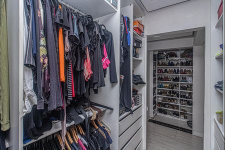 Casa para alugar com 333m², 3 quartos e 6 vagas Casa para alugar com 333m², 3 quartos e 6 vagascloset na suíte master_3