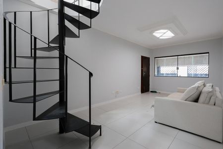 Casa para alugar com 210m², 3 quartos e 2 vagasSala