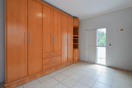 Casa para alugar com 210m², 3 quartos e 2 vagasSuíte 2