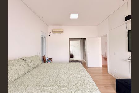 Casa de condomínio à venda com 300m², 4 quartos e 4 vagasSuíte 3