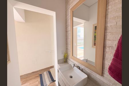 Casa de condomínio à venda com 300m², 4 quartos e 4 vagasBanheiro da Área gourmet