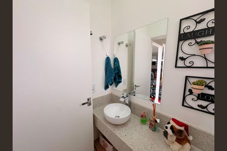 Casa de condomínio à venda com 300m², 4 quartos e 4 vagasLavabo