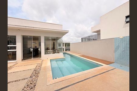 Casa de condomínio à venda com 300m², 4 quartos e 4 vagasQuintal com Piscina