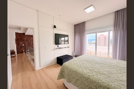 Casa de condomínio à venda com 300m², 4 quartos e 4 vagasSuíte 3