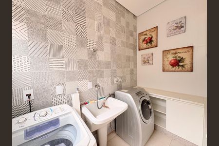 Casa de condomínio à venda com 300m², 4 quartos e 4 vagasÁrea de Serviço