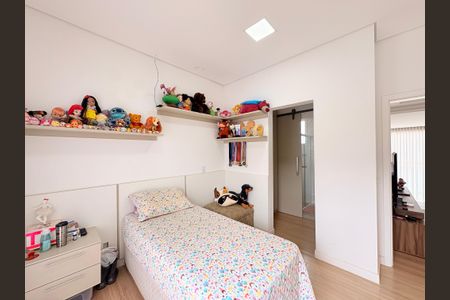 Casa de condomínio à venda com 300m², 4 quartos e 4 vagasSuíte 1