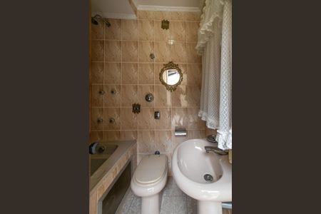 Casa à venda com 190m², 5 quartos e 2 vagasBanheiro 2