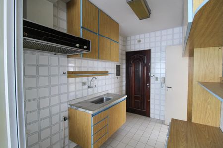 Apartamento à venda com 84m², 2 quartos e 1 vagaCozinha