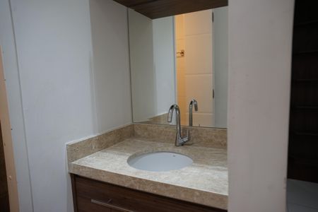 Banheiro Corredor de apartamento para alugar com 2 quartos, 62m² em Vila Endres, Guarulhos