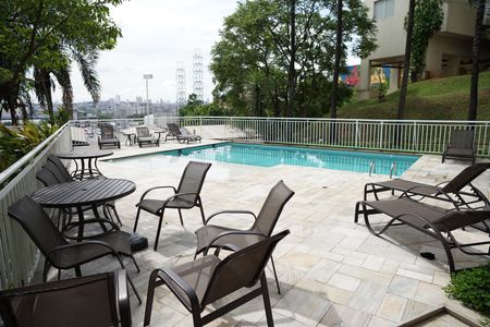 Apartamento para alugar com 62m², 3 quartos e 1 vagaÁrea comum - Piscina