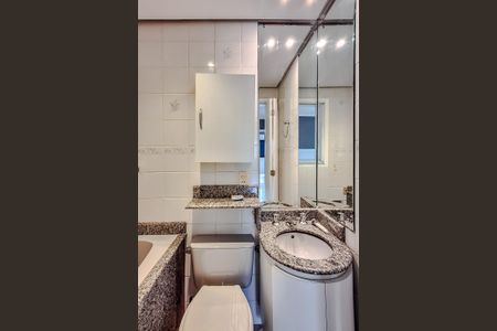 Apartamento à venda com 81m², 3 quartos e 2 vagasBanheiro da Suíte