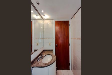 Apartamento à venda com 81m², 3 quartos e 2 vagasBanheiro