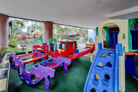 Apartamento à venda com 81m², 3 quartos e 2 vagasÁrea comum - Playground