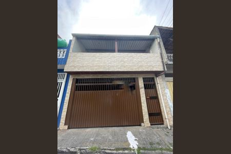 Casa para alugar com 138m², 3 quartos e 1 vaga Casa para alugar com 138m², 3 quartos e 1 vagaFachada