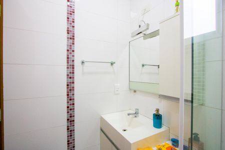 Casa à venda com 147m², 2 quartos e 3 vagasBanheiro do quarto 2