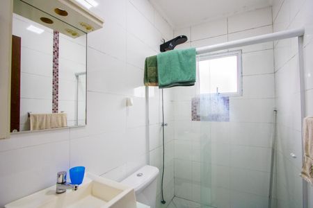 Casa à venda com 147m², 2 quartos e 3 vagasBanheiro do quarto 1