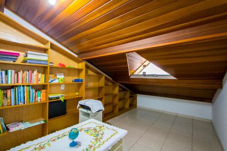 Casa à venda com 147m², 2 quartos e 3 vagasSótão