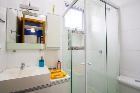 Casa à venda com 147m², 2 quartos e 3 vagasBanheiro do quarto 2