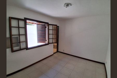 Casa à venda com 3 quartos, 294m² em Piratininga, Niterói