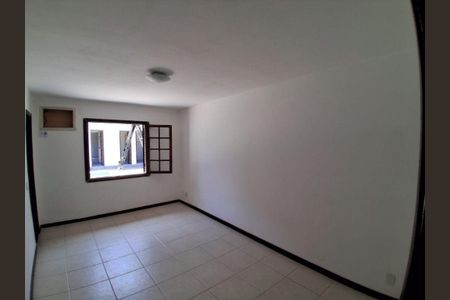 Casa à venda com 3 quartos, 294m² em Piratininga, Niterói
