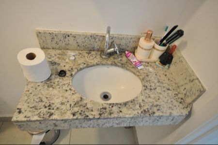 Apartamento à venda com 46m², 2 quartos e sem vagaBanheiro