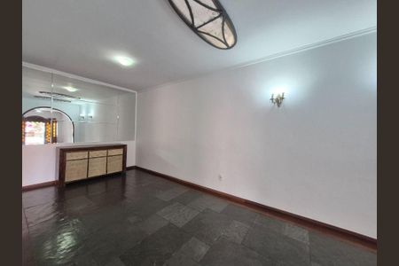 Casa à venda com 3 quartos, 154m² em Conjunto Residencial Butanta, São Paulo
