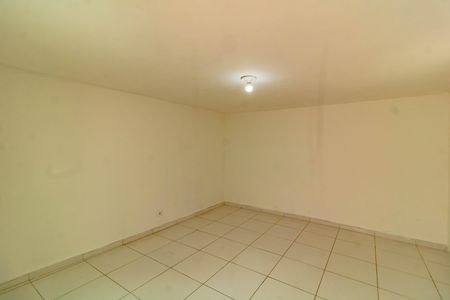 Casa para alugar com 1 quarto, 45m² em Jardim Itacolomi, São Paulo
