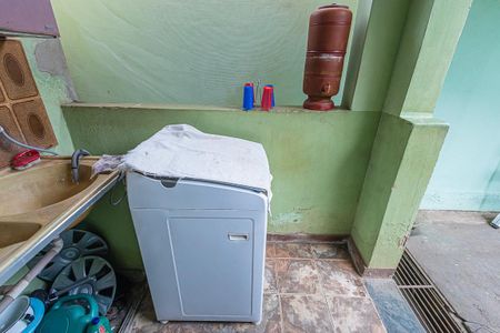 Casa à venda com 281m², 3 quartos e 3 vagasarea de serviço