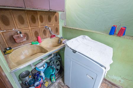 Casa à venda com 281m², 3 quartos e 3 vagasarea de serviço