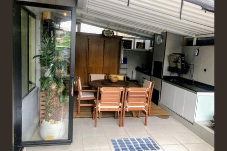 Casa à venda com 3 quartos, 120m² em Camboinhas, Niterói