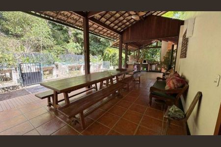 Casa à venda com 4 quartos, 330m² em São Francisco, Niterói