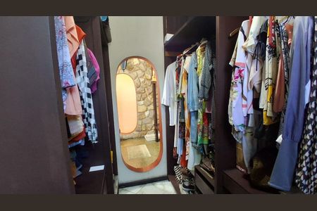 Casa à venda com 3 quartos, 180m² em São Francisco, Niterói